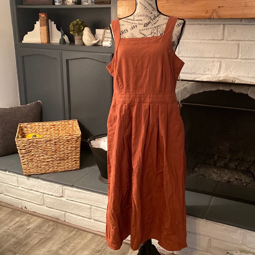 Size 14 Universal Thread dress